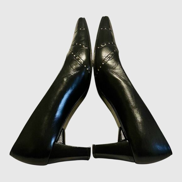 STUART WEITZMAN Black Leather Classic Square Toe Pumps Metal Stud Trim 8 B Heels - Picture 4 of 5